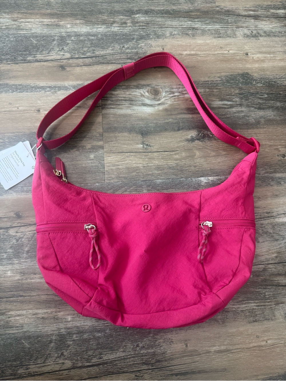 lululemon athletica slouchy sling bag 6L berry rumble NWT - Picture 2 of 4